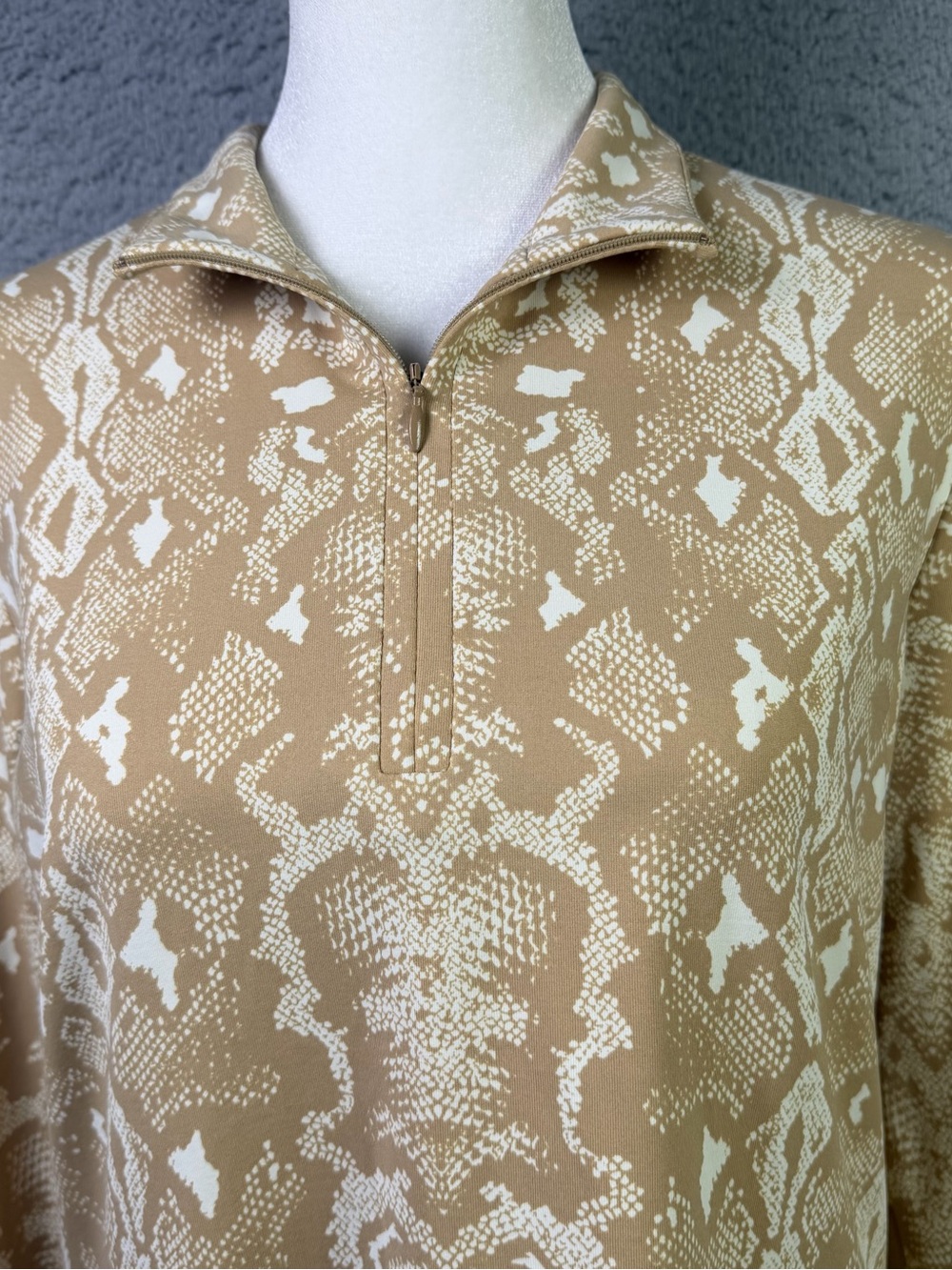 J Mclaughlin Top Womens Large Tan Quarter Zip Animal Print Catalina Cloth LS - Picture 2 of 8